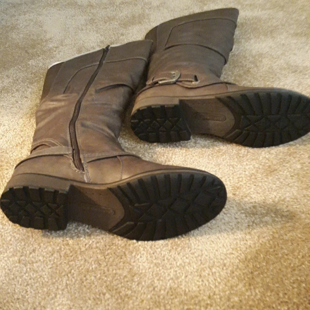 BareTraps Grey Sheridan High Rise Boots - Picture 4 of 8